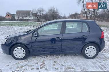 Хэтчбек Volkswagen Golf 2005 в Хороле