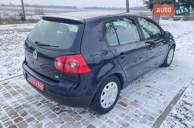 Хэтчбек Volkswagen Golf 2005 в Хороле