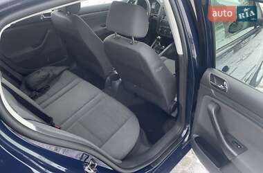 Хэтчбек Volkswagen Golf 2005 в Хороле