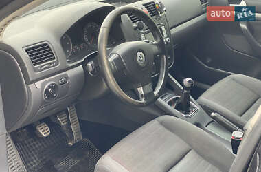 Хэтчбек Volkswagen Golf 2007 в Новояворовске