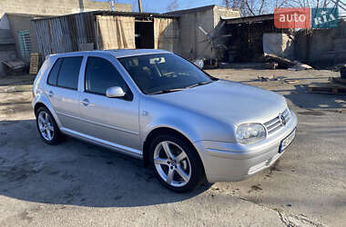 Хэтчбек Volkswagen Golf 2003 в Днепре