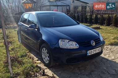 Хетчбек Volkswagen Golf 2004 в Могилів-Подільському