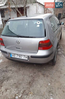 Хетчбек Volkswagen Golf 2002 в Дніпрі