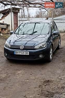 Хэтчбек Volkswagen Golf 2011 в 