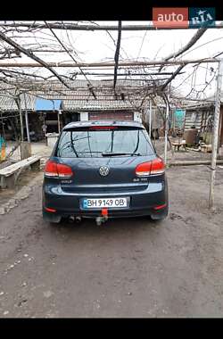 Хэтчбек Volkswagen Golf 2011 в 