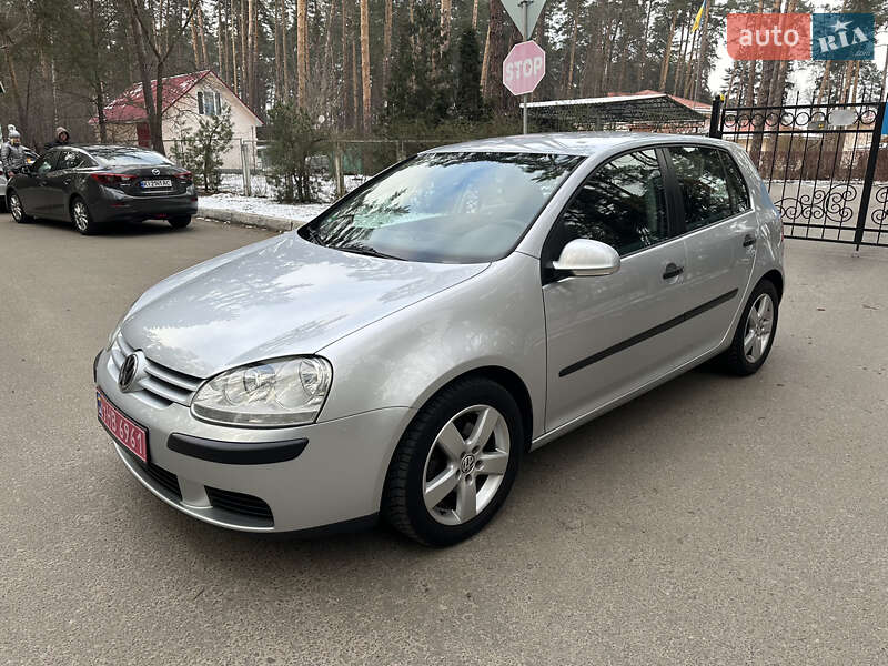 Хетчбек Volkswagen Golf 2005 в Броварах