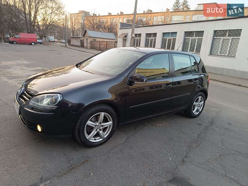 Хэтчбек Volkswagen Golf 2007 в Киеве