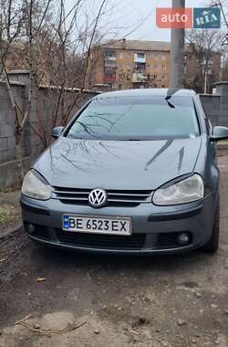 Хэтчбек Volkswagen Golf 2005 в Николаеве