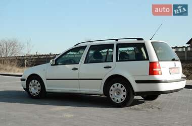 Универсал Volkswagen Golf 2003 в Мостиске