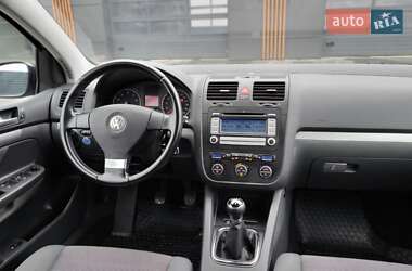 Хетчбек Volkswagen Golf 2007 в Черкасах