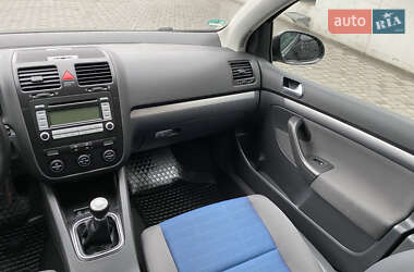 Хэтчбек Volkswagen Golf 2007 в Запорожье