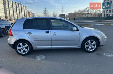 Хэтчбек Volkswagen Golf 2008 в Киеве