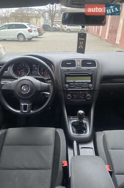 Хетчбек Volkswagen Golf 2010 в Івано-Франківську