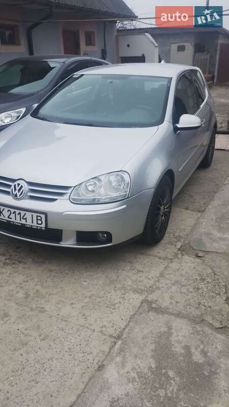 Хэтчбек Volkswagen Golf 2007 в Ровно