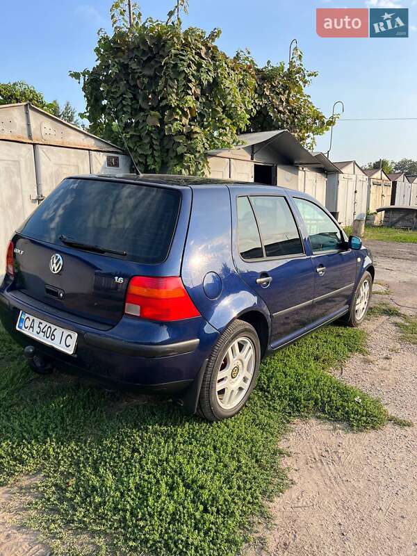 Хэтчбек Volkswagen Golf 2000 в Черкассах