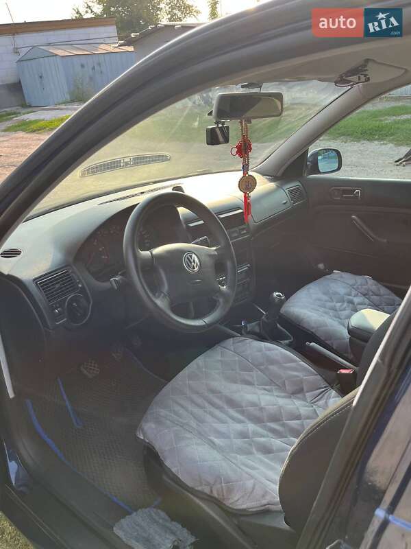 Хэтчбек Volkswagen Golf 2000 в Черкассах