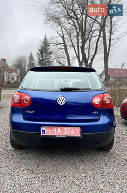 Хэтчбек Volkswagen Golf 2003 в 