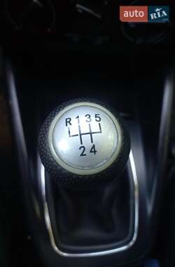 Хетчбек Volkswagen Golf 2001 в 