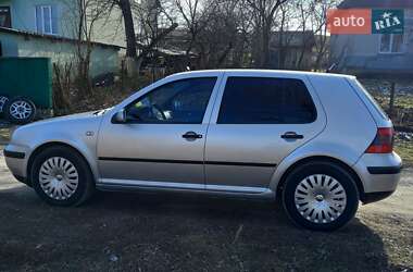 Хэтчбек Volkswagen Golf 2001 в Рогатине