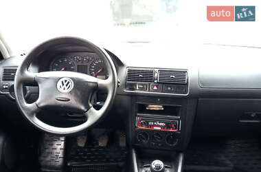 Хэтчбек Volkswagen Golf 2001 в Рогатине