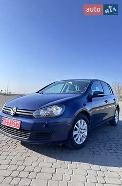 Хетчбек Volkswagen Golf 2010 в Радивиліві