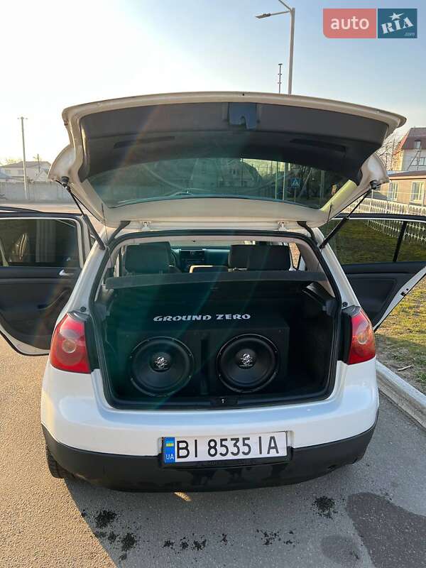 Хетчбек Volkswagen Golf 2004 в Кременчуці