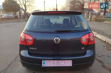 Хэтчбек Volkswagen Golf 2008 в Первомайске