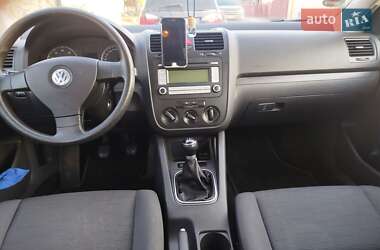 Хэтчбек Volkswagen Golf 2008 в Первомайске