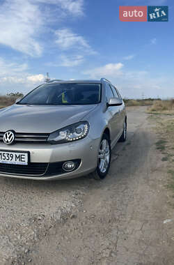 Універсал Volkswagen Golf 2012 в Староказачьем