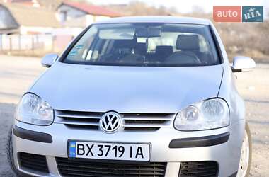 Хэтчбек Volkswagen Golf 2004 в Городке