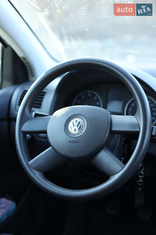 Хетчбек Volkswagen Golf 2004 в Хмельницькому