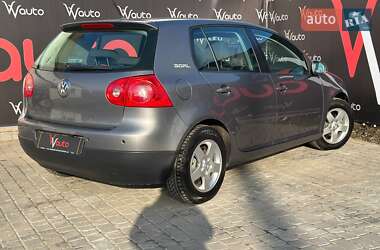 Хэтчбек Volkswagen Golf 2006 в Николаеве