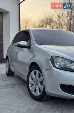 Хэтчбек Volkswagen Golf 2010 в Звягеле