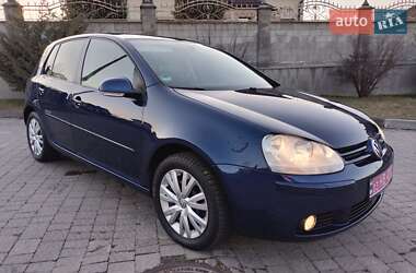 Хэтчбек Volkswagen Golf 2008 в Ровно