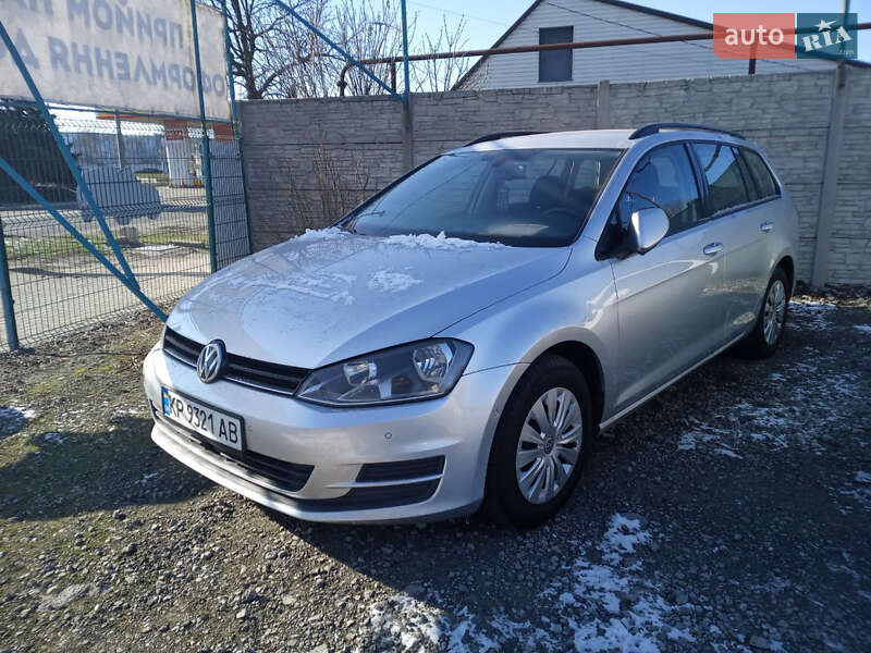 Універсал Volkswagen Golf 2014 в Дніпрі