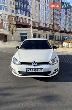Хетчбек Volkswagen Golf 2013 в 
