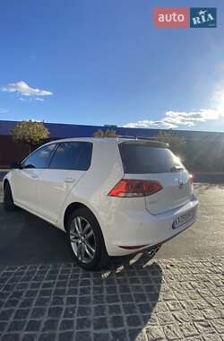 Хетчбек Volkswagen Golf 2013 в 