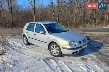 Хэтчбек Volkswagen Golf 1998 в 
