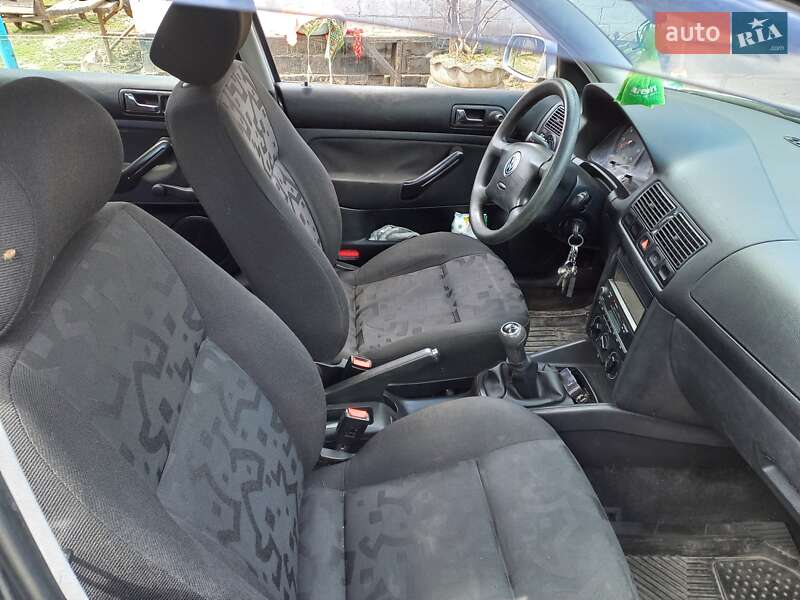 Хетчбек Volkswagen Golf 1998 в Полтаві