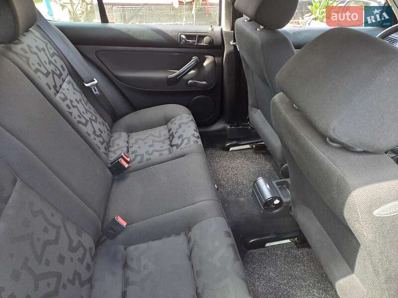 Хетчбек Volkswagen Golf 1998 в Полтаві