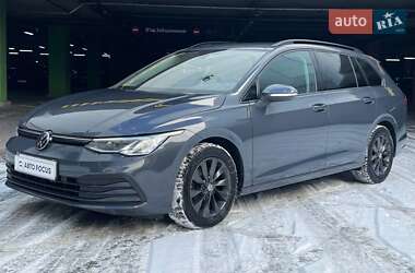 Универсал Volkswagen Golf 2021 в Киеве