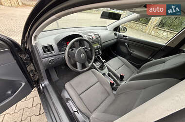 Хэтчбек Volkswagen Golf 2004 в Надворной