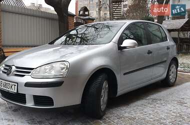 Хетчбек Volkswagen Golf 2005 в Вінниці