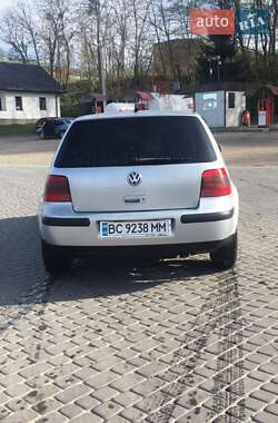 Хетчбек Volkswagen Golf 2001 в Перемишлянах