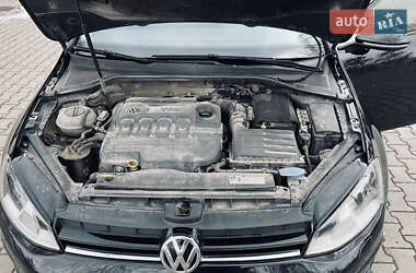 Хэтчбек Volkswagen Golf 2013 в Черновцах