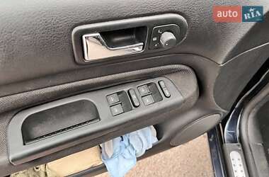 Хэтчбек Volkswagen Golf 2001 в 