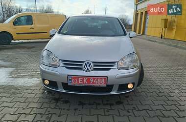 Хэтчбек Volkswagen Golf 2006 в Дубно