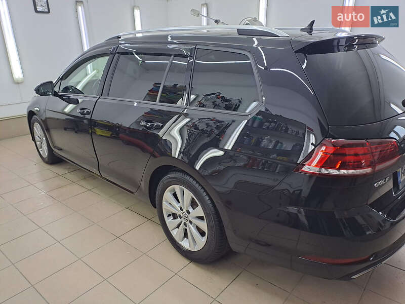 Універсал Volkswagen Golf 2017 в Запоріжжі