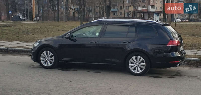 Універсал Volkswagen Golf 2017 в Запоріжжі