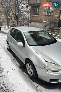 Хетчбек Volkswagen Golf 2006 в Києві